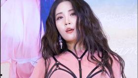 韩国女团包臀裙视频,性感魅力瞬间引爆舞台
