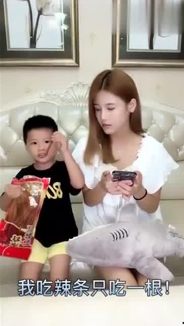 小男孩视频,小男孩视频里的欢乐时光