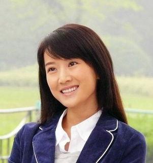 李念蜗居吻戏床戏,李念演绎激情吻戏床戏