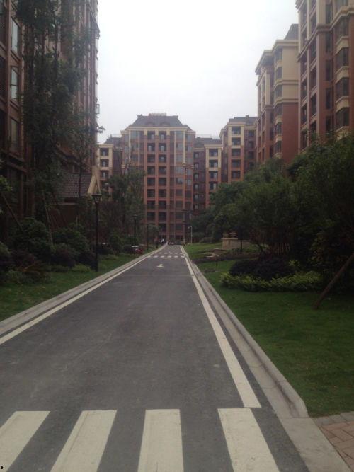 路冲房子图片大全,独特建筑风格与风水奥秘