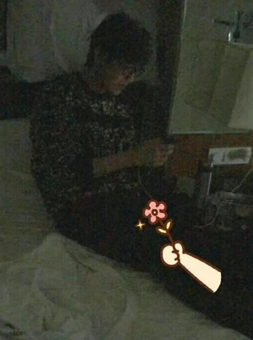 美女在床上出图片大全,美女私密时刻图片集锦